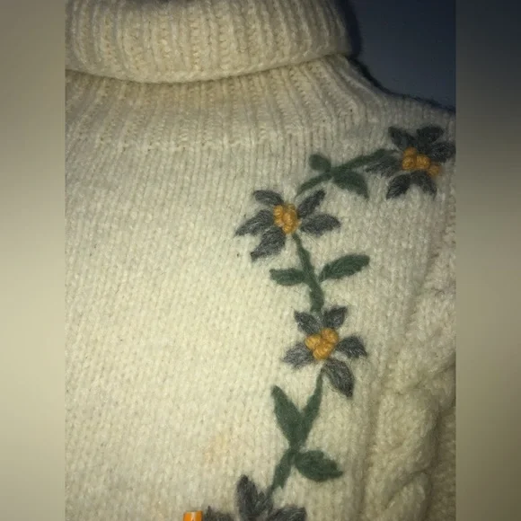Vintage Hand-knit Cable Knit Floral Embroidery Wool Sweater womens M/L - Picture 16 of 16